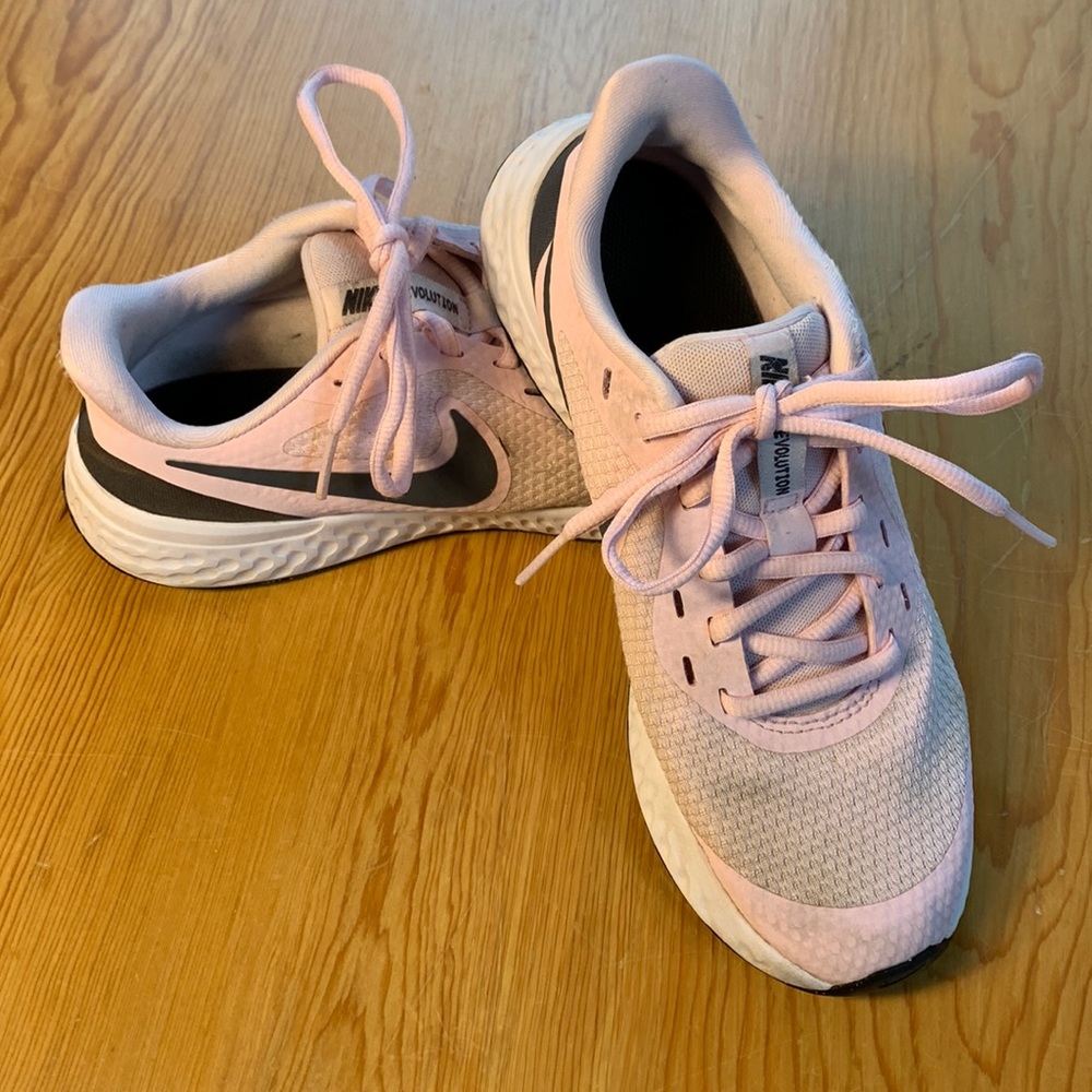 Nike Revolution Sneakers Girls